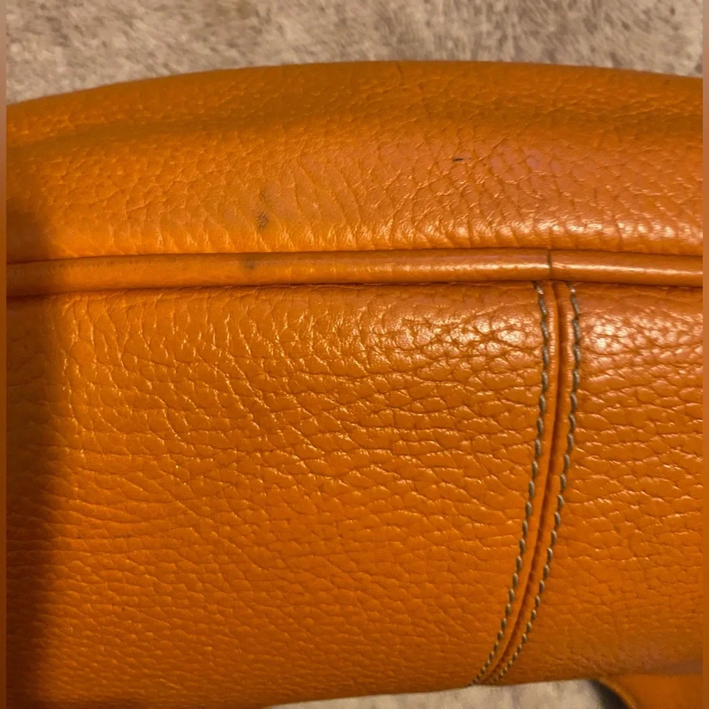 Dooney & Bourke -VINTAGE- Y2K - GUC - Orange and Brown Hobo Bag